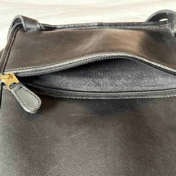 Coach Backpack // Vintage No 9791 // Black with brass hardwear - Picture 4 of 7